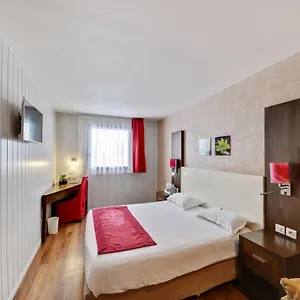 *** Hotel Paris Pacific: Metro-adjacent Near Orly Airport France